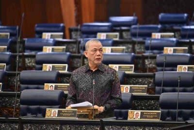 Fadillah ketika sesi Waktu Pertanyaan-Pertanyaan Menteri di Dewan Rakyat pada Khamis. Foto Jabatan Penerangan Malaysia