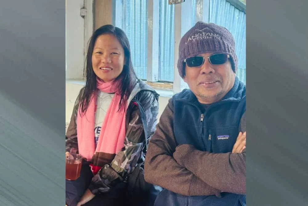 Aishah Pun dan Husain.