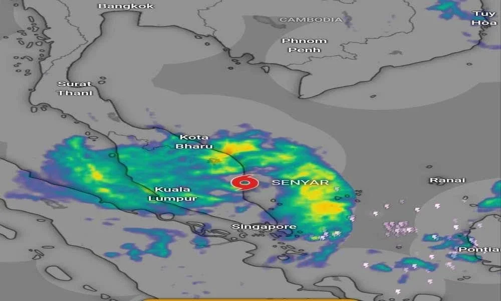 Tangkap layar laman web windy.com menunjukkan keadaan semasa ribut tropika Senyar selepas melintasi lokasi di Semenanjung Malaysia. Foto: ihsan pembaca