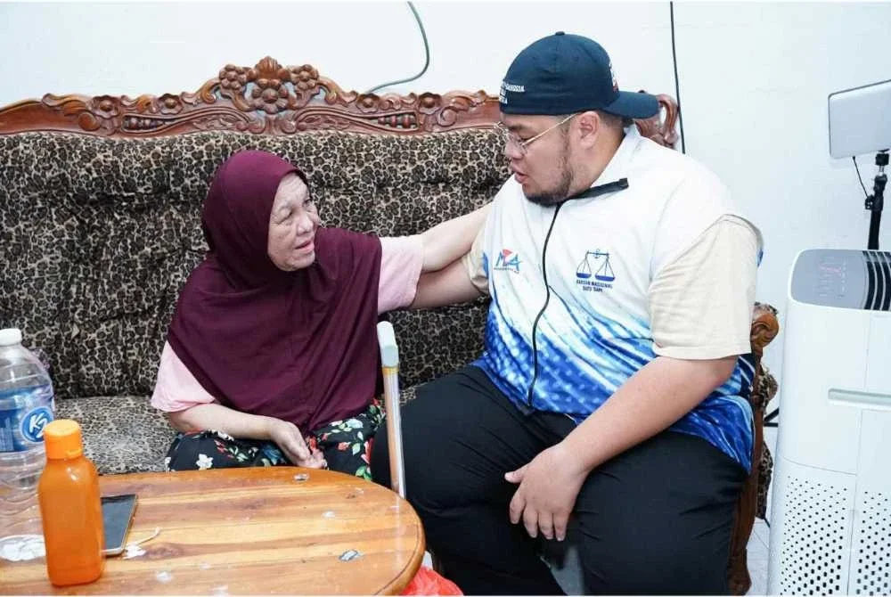 Gerak kerja ziarah rumah ke rumah jadi elemen penting dalam kempen untuk mengenal pasti masalah dihadapi penduduk di Sekong.