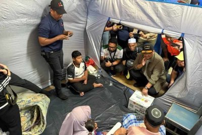 Muhammad Sanusi semasa melawat PPS SK Seri Perdana di Alor Setar pada Jumaat. Foto JKM Kedah