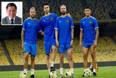 Pemain warisan Harimau Malaya yang dikenakan hukuman akibat pemalsuan dokumen sebelum ini dilaporkan mahu menyaman FAM. - Gambar kecil (Nik Erman)