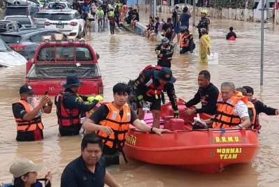 Operasi khas dilaksanakan sejak 22 Disember lalu berjaya menyelamatkan kesemua rakyat Malaysia yang terkandas di Hatyai, Thailand. Foto FB Kedutaan Malaysia di Bangkok.