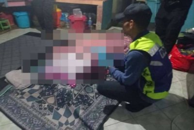 Mayat seorang wanita obesiti dianggarkan seberat 200 kilogram di Kampung Sungai Terah, Gua Musang pada malam Jumaat.