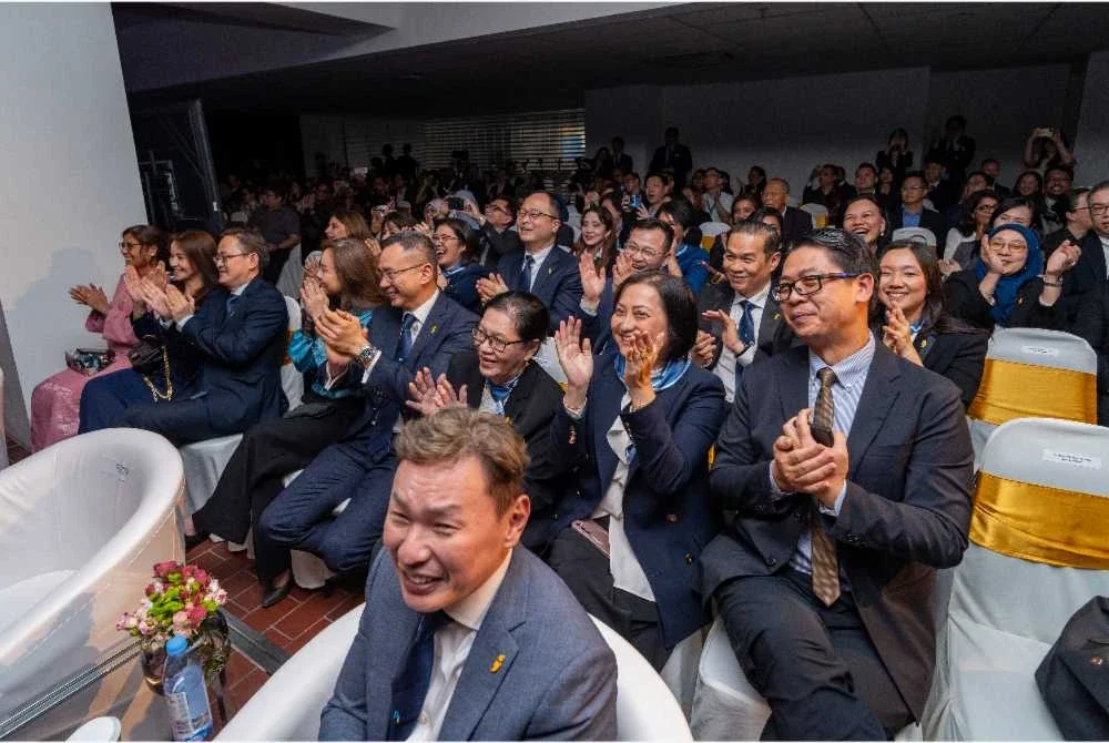 Detik membanggakan apabila pasukan doktor pakar Hospital Picaso memberikan tepukan gemuruh sempena pelancaran rasmi hospital, sebagai simbol komitmen mereka terhadap masa depan yang berteraskan inovasi dan penjagaan pesakit yang holistik.