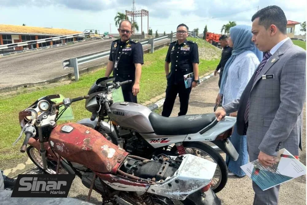 Dua motosikal Yamaha RXZ sudah ada pemilik baharu. 