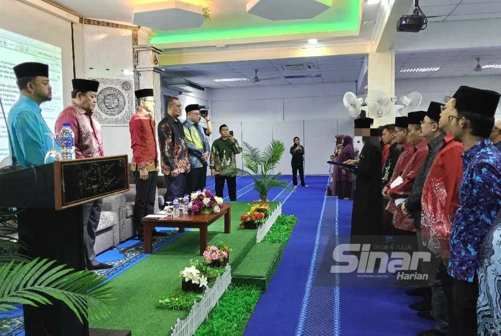 Bacaan ikrar ketika program Pemantapan Akidah dan Istitabah (taubat) bekas ahli GISBH di Bandar Penawar Kota Tinggi.