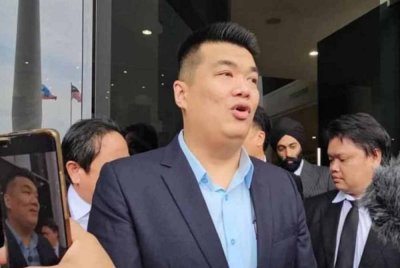 Albert Tei sebelum ini telah mendedahkan rakaman video perbualan beliau dengan 14 ahli politik Sabah yang merupakan sebahagian daripada kerajaan negeri, termasuk yang memegang jawatan kanan dalam kerajaan GRS.