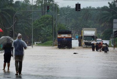 Tiga negeri tersebut masih terjejas banjir. Foto: Bernam 