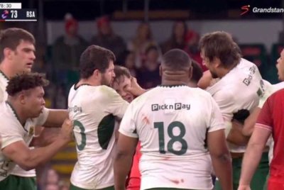 Insiden membabitkan Etzebeth dan Mann.