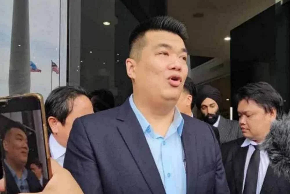 Albert Tei sebelum ini telah mendedahkan rakaman video perbualan beliau dengan 14 ahli politik Sabah yang merupakan sebahagian daripada kerajaan negeri, termasuk yang memegang jawatan kanan dalam kerajaan GRS.