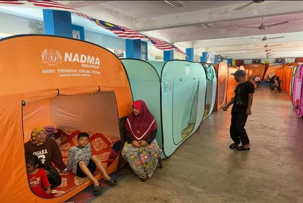 Mangsa banjir yang masih berada di PPS SK Kedai Tanjung. Foto Sinar Harian