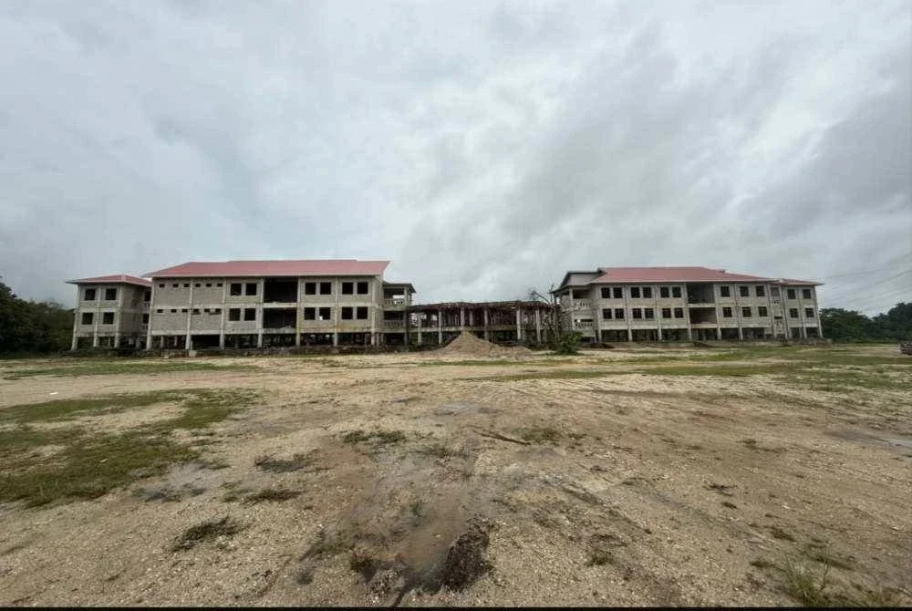 Pembinaan Kompleks Masjid Tahfiz Al-Ayubi yang dibina di Pasir Mas.
