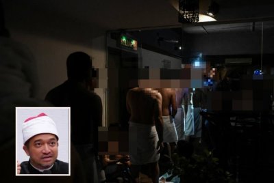 Ahmad Fauwaz (gambar kecil) berkata, hubungan sejenis adalah penyimpangan daripada fitrah semula jadi dan boleh mengakibatkan kekeliruan identiti serta masalah psikososial dalam kalangan masyarakat. Foto: Bernama 