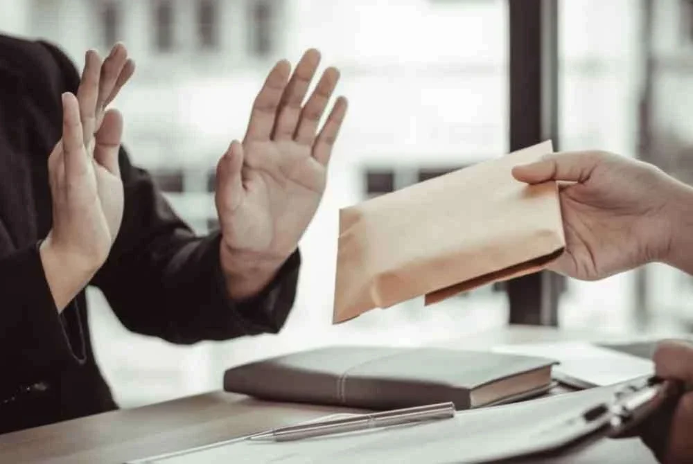 Rakyat bencikan rasuah dan berharap ada kumpulan yang berani cakap perkara betul walaupun tak sedap didengar sesetengah pihak. Gambar hiasan