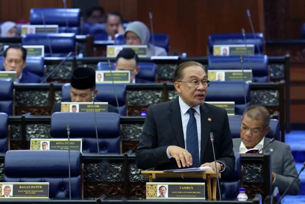 Anwar pada Mesyuarat Ketiga Penggal Keempat Parlimen ke-15 Dewan Rakyat di Bangunan Parlimen. Foto Bernama