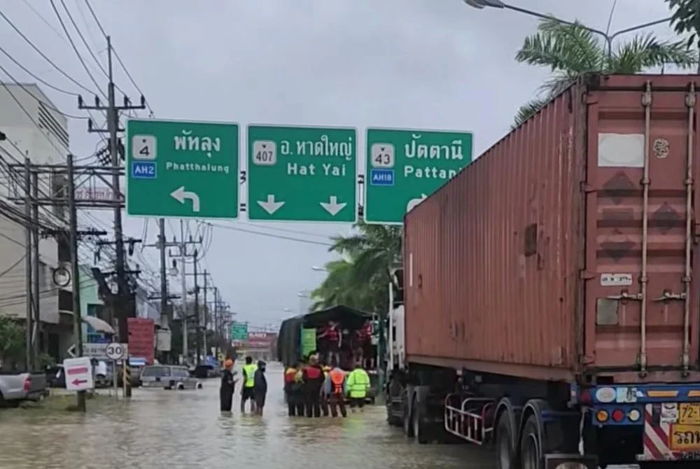 Banjir buruk menjadi cabaran kepada pasukan sukarelawan Malaysia.