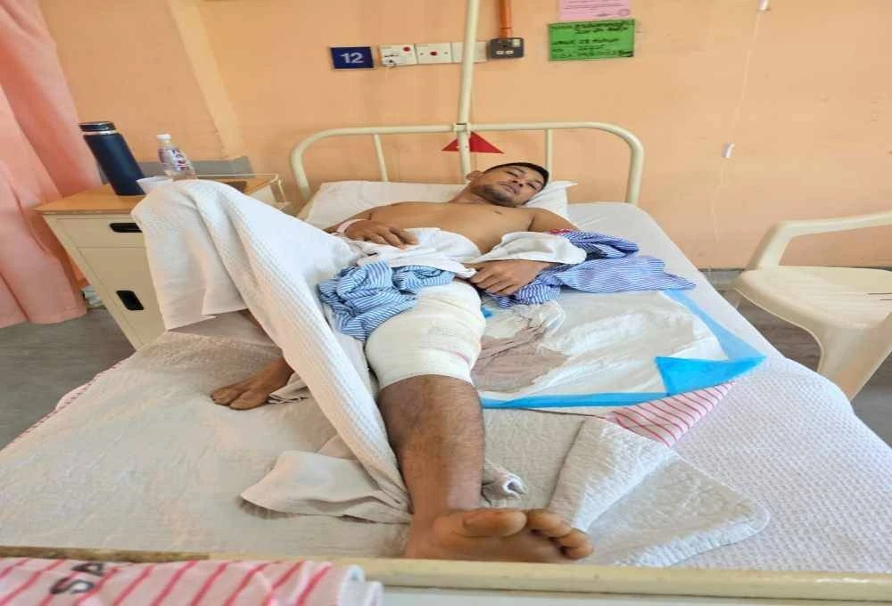 Muhammad Zarith yang mengalami kecederaan parah pada lutut dan paha kiri berada dalam keadaan stabil selepas menerima rawatan di Hospital Teluk Intan.