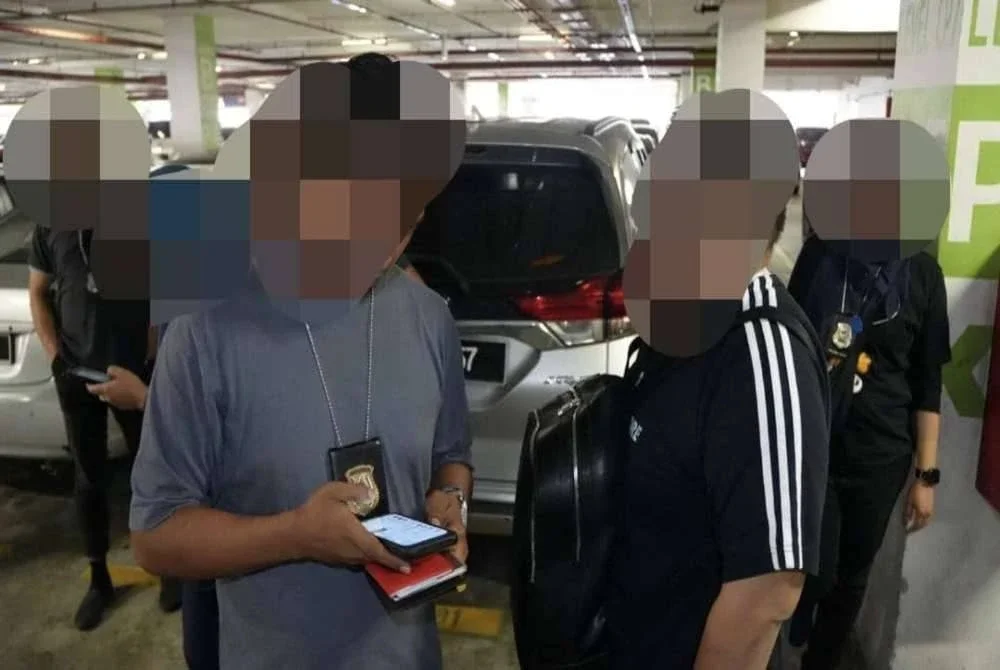 JIM dengan kerjasama AKPS menahan kegiatan membawa masuk migran secara tidak sah melalui KLIA Terminal 2 pada Isnin. Foto: JIM