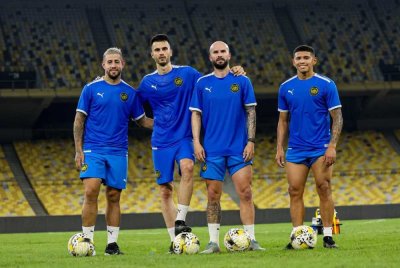 (Dari kiri) Rodrigo Holgado, Jon Irazabal, Joao Figueiredo dan Imanol Machuca, antara empat daripada tujuh pemain warisan yang digantung FIFA. - Foto: Malaysia NT