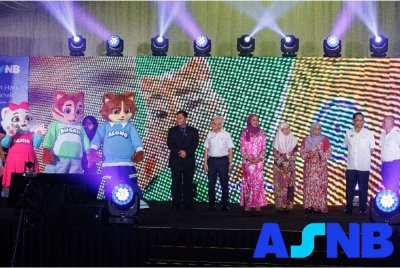 Pelancaran maskot ASNB Bijak iaitu Along, Angah dan Achik mencerminkan komitmen ASNB untuk menerapkan literasi kewangan melalui pendekatan lebih ceria, interaktif dan mesra kanak-kanak