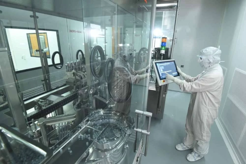 Fasiliti pengeluaran vaksin dan insulin tempatan Pharmaniaga yang dilancarkan tahun lalu, kini berada dalam fasa pemindahan teknologi dan proses kelulusan pihak
