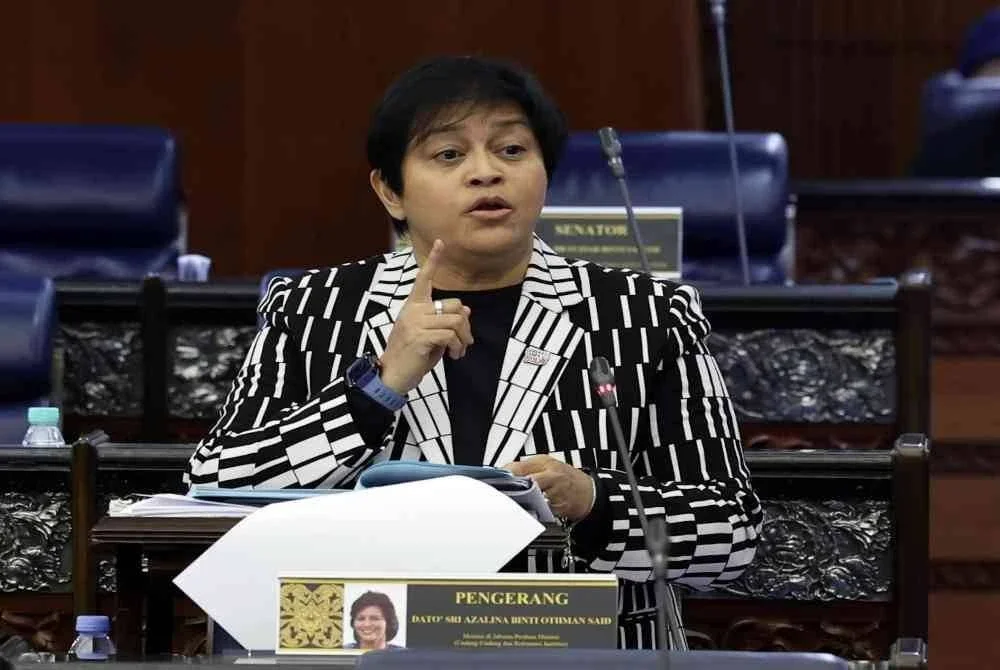 Menteri di Jabatan Perdana Menteri (Undang-Undang dan Reformasi Institusi), Datuk Seri Azalina Othman Said pada Mesyuarat Ketiga Penggal Ketiga, Parlimen ke-15 Dewan Rakyat di Bangunan Parlimen, pada Rabu. Foto Bernama