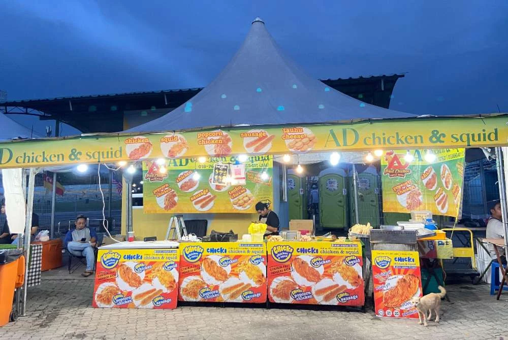 Gerai AD Fried Chicken di Sungai Besar, Selangor.