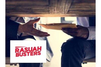 Implikasi kes rasuah boleh menggugat keyakinan dan kepercayaan orang ramai terhadap kerajaan.