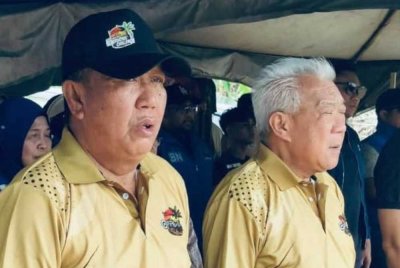 Jafry (kiri) mengesahkan Bung Moktar kini berada dalam keadaan kesihatan yang serius selepas mengalami kegagalan fungsi buah pinggang dan jangkitan teruk pada paru-paru.