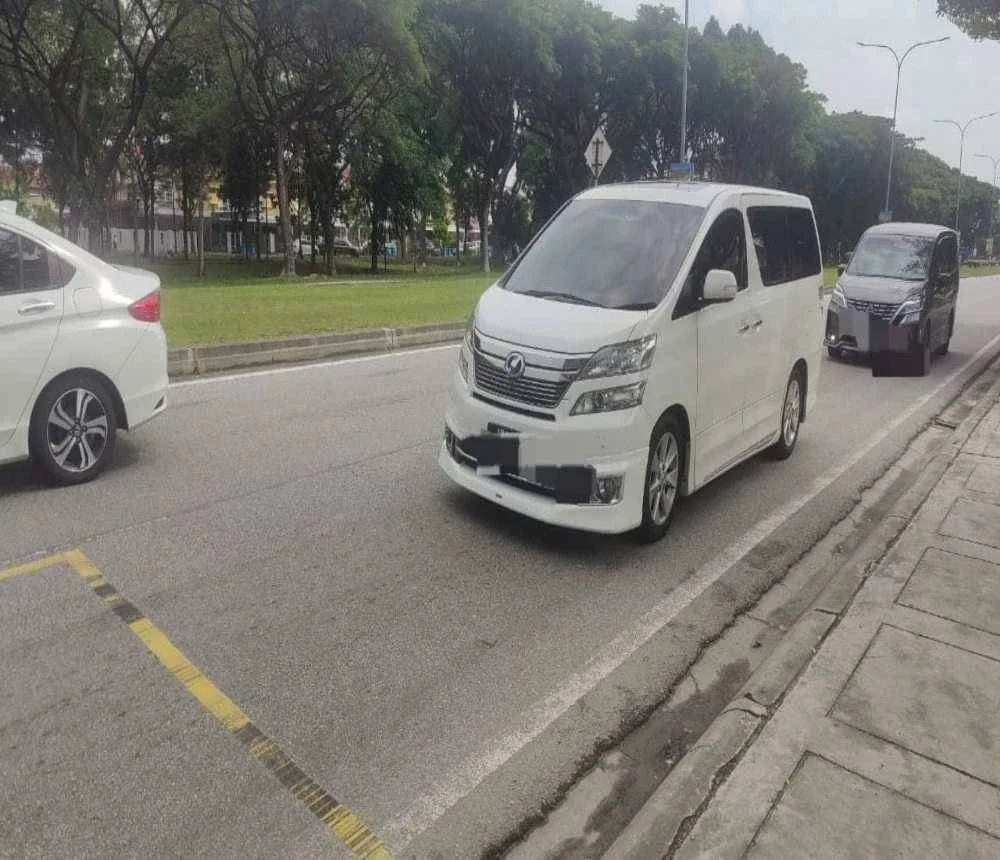 Ketiadaan bonggol di hadapan sekolah menimbulkan kebimbangan terutama dengan aliran trafik tinggi dan kenderaan memecut laju sehingga mengundang risiko kepada keselamatan pelajar.
