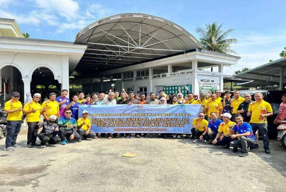 Konjen Malaysia salur bantuan banjir di Tanjung Pura, Langkat, Sumatera Utara menerusi Program Sinergi Rakyat Malaysia.