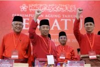 Bersatu perlu menyelesaikan isu dua blok kepimpinannya yang berkonflik sehingga menyebabkan struktur parti tidak stabil. Gambar fail 