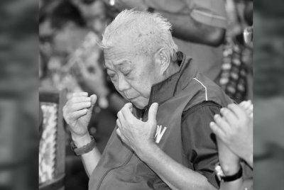 Sinonim dengan laungan ‘Radu Tatap Radu’ atau ‘Lawan Tetap Lawan’, Allahyarham Bung Moktar dikenali sebagai pemimpin berani yang tidak gentar menyuarakan isu rakyat. Foto: FB Datuk Dr Aliakbar