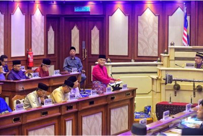 Dato' Sri Diraja Wan Rosdy pada sesi pembentangan Belanjawan Negeri 2026 pada persidangan DUN di Wisma Sri Pahang pada Jumaat.