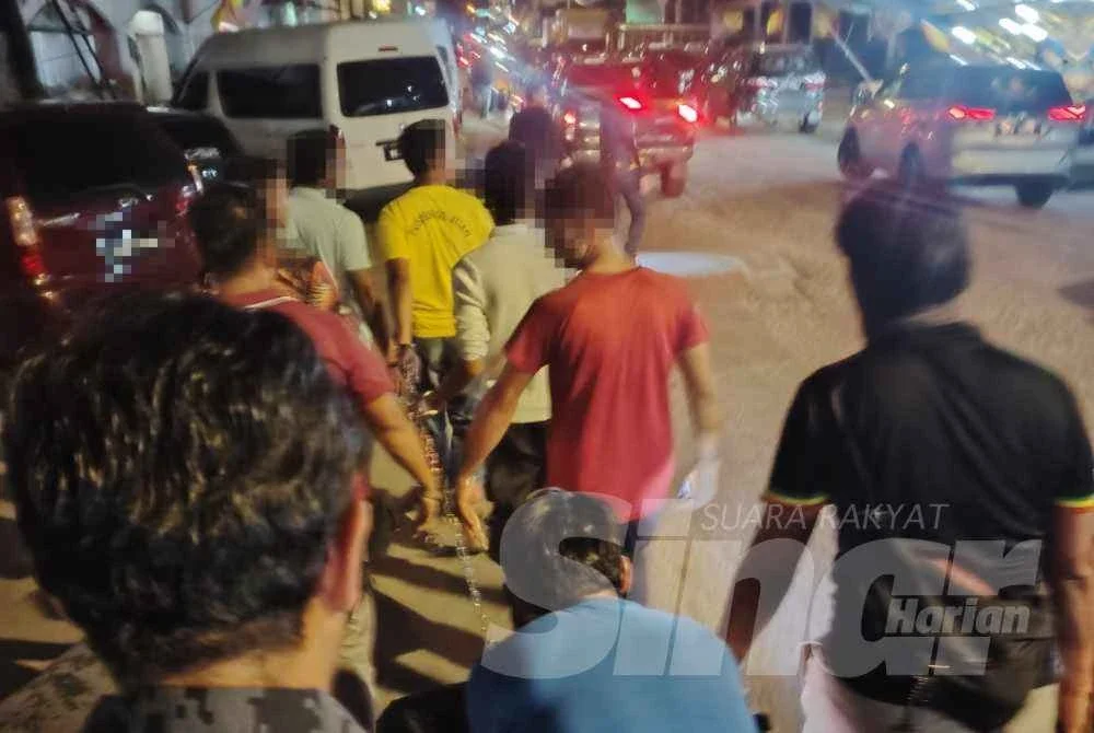 Operasi bersepadu menggempur kawasan di Selayang pada Sabtu.