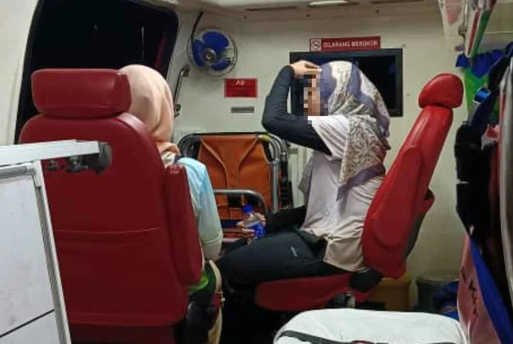 Antara mangsa yang diselamatkan selepas sesat ketika mendaki Bukit Cherok Tokun pada Sabtu 