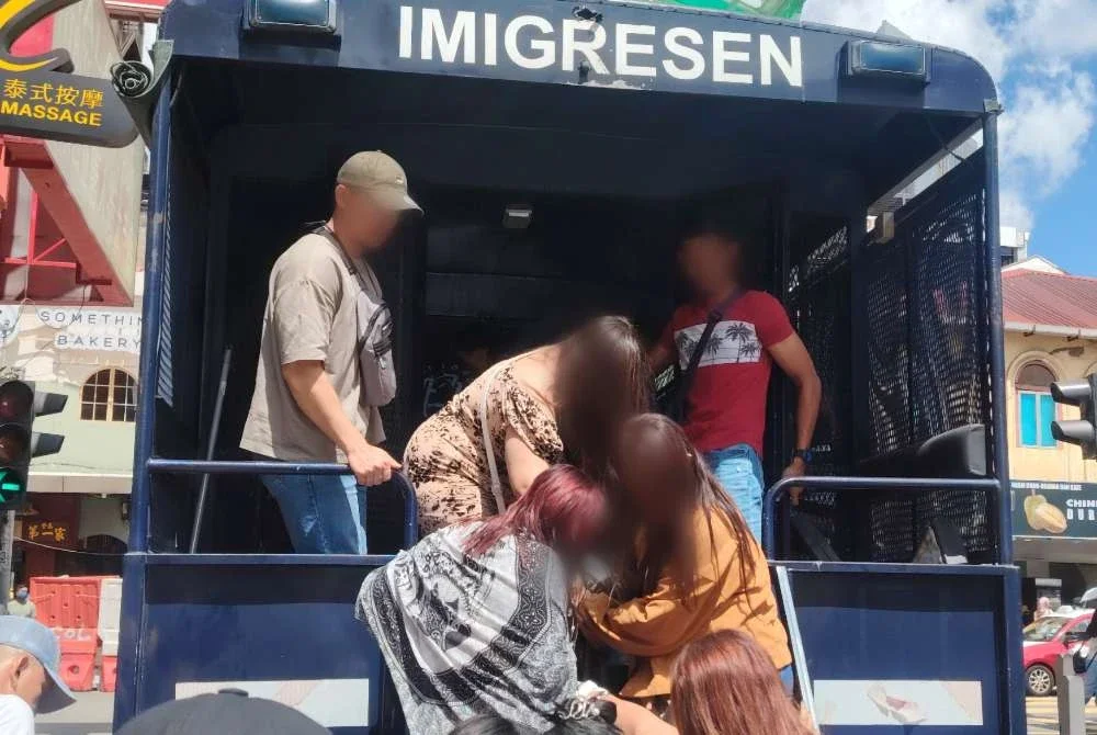 Antara warga asing yang ditahan dalam serbuan Op Gegar di ibu negara.