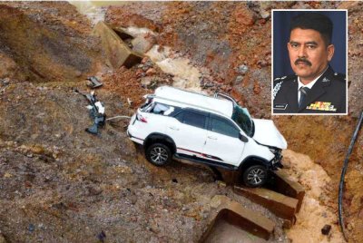 Keadaan kenderaan SUV yang dinaiki sepasang bakal pengantin terbabas ke dalam gaung sedalam 60 meter di Kilometer 52, Jalan Kuala Jeneris-Sungai Gawi-Aring (Bukit Kawah) dekat Tasik Kenyir dan Sharudin (Gambar kecil).