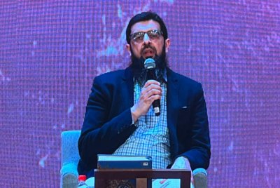 Imran ketika Forum Betong Business: Tijarah Withdrawals Devine Purpose sempena World #QuranConvention 2025 pada Ahad.