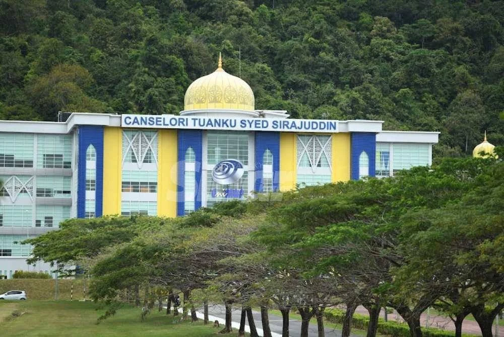 Menjelang usia suku abad penubuhannya, UniMAP mahu memperkukuh kedudukan sebagai universiti teknikal yang unggul bagi menghadapi era Revolusi Industri 5.0 dan perkembangan kecerdasan buatan agar selari dengan keperluan industri nasional dan global.