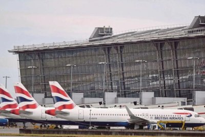 Serangan menyebabkan gangguan trafik ke Lapangan Terbang Heathrow, London selain perkhidmatan tren tergendala. Foto: Agensi