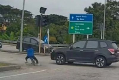 Media sebelum ini melaporkan tindakan dua remaja menunggang basikal lajak secara berbahaya mengundang padah apabila mereka ditahan polis selepas video aksi mereka tular di media sosial baru-baru ini.