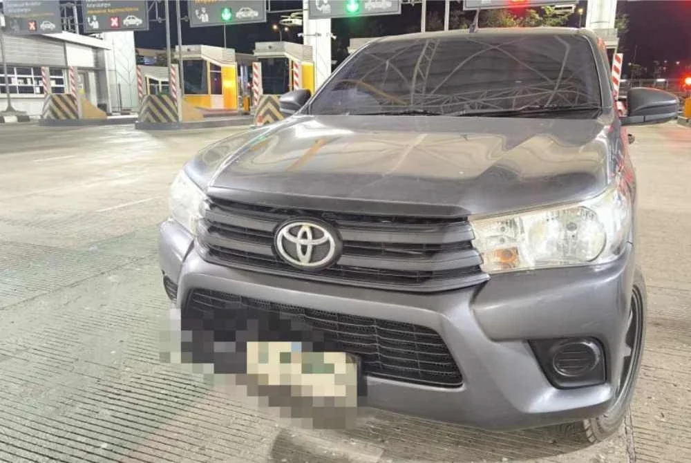 Kenderaan yang ditahan kerana cuba menyeludup diesel ke negara jiran.