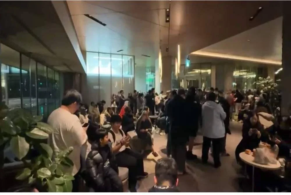 Suasana di hotel penginapan Zulhazri ketika gempa berlaku.