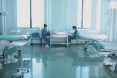 Peningkatan kos perubatan di Malaysia kini menjadi isu yang semakin serius. Foto hiasan