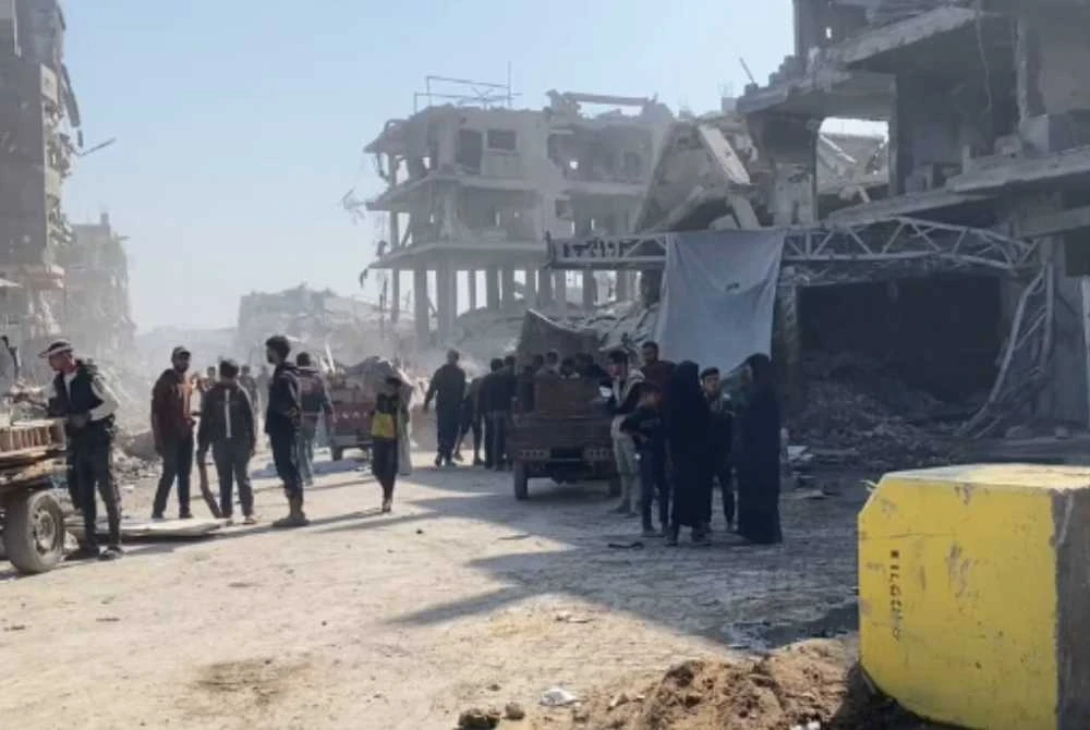 Bongkah diletakkan di kawasan yang menjadi tempat berlindung sebahagian besar penduduk Palestin.