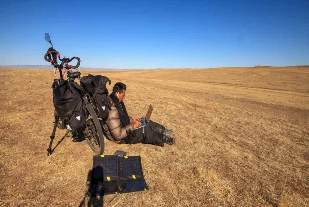 Zahariz sewaktu kembaranya dengan berbasikal di Mongolia. Foto Facebook Zahariz Khuzaimah.