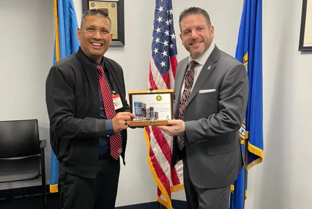 Perbincangan berkenaan diketuai oleh Pengarah Kanan Bahagian Operasi Khas SPRM, Datuk Mohamad Zamri Zainul Abidin (kiri).