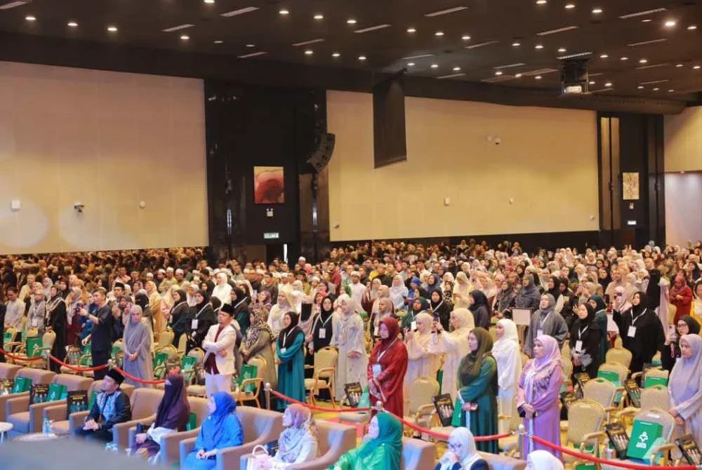 Seramai 1,500 peserta hadir mendengar ceramah yang disampaikan Ustaz Irfan Rizki pada program Cahaya Hati 2.0 di Kuala Lumpur pada Sabtu.